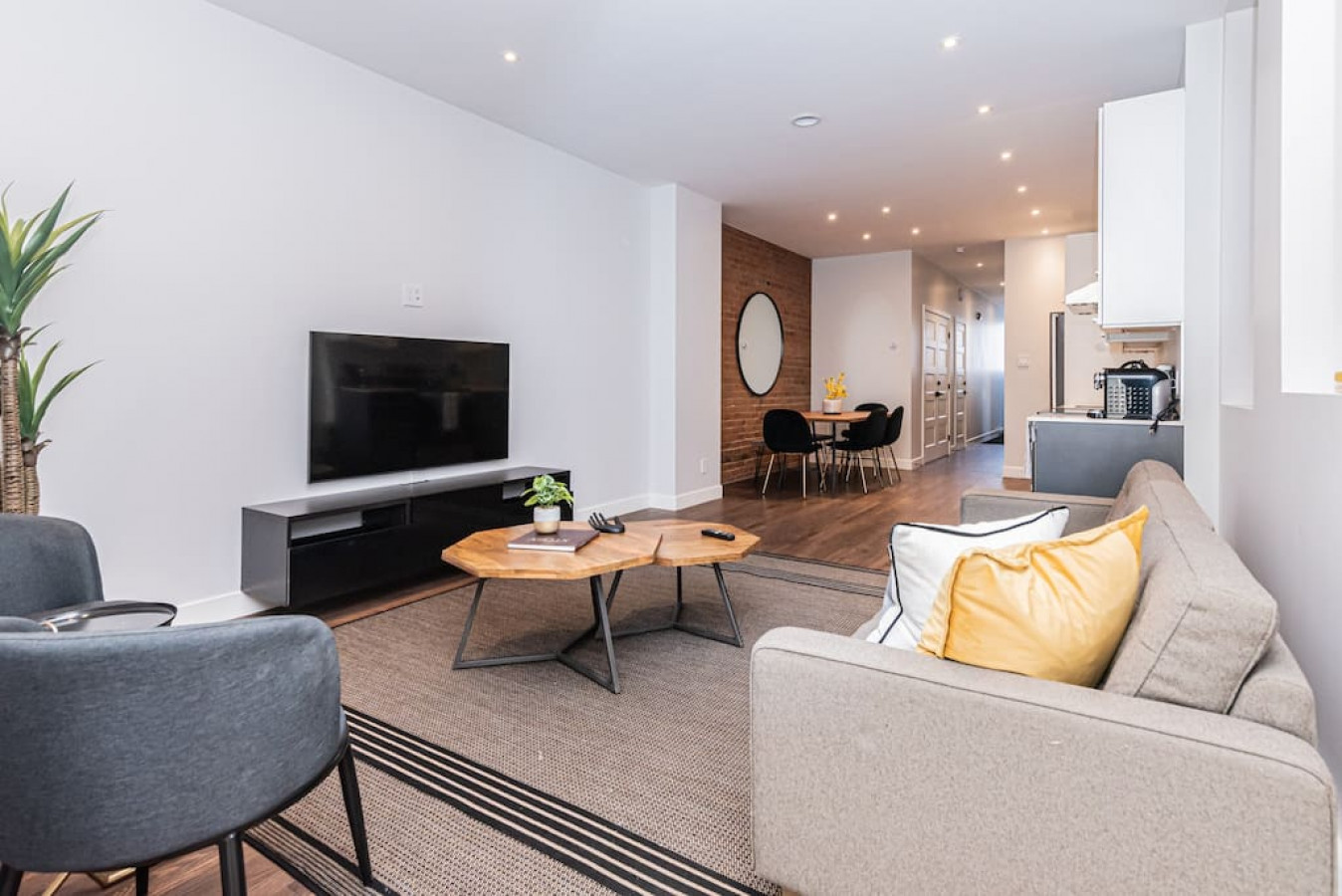 Vast and perfectly located flat by Denstays