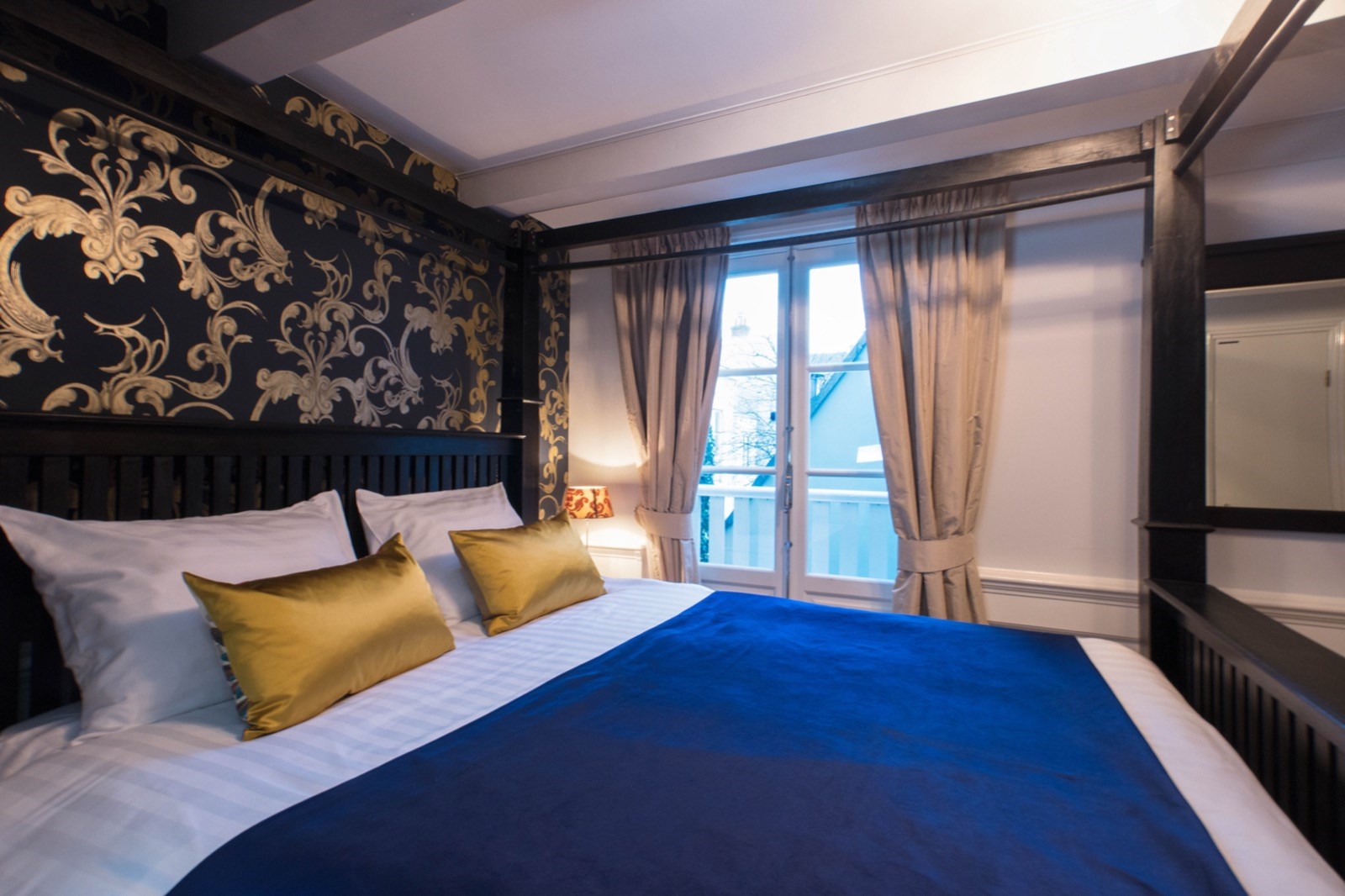 Canal View Apartment | Amsterdam Canal Suites — Amsterdam stay