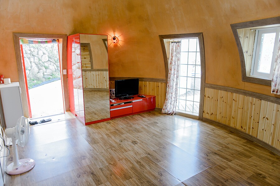Igloo 3, a home where you can escape from your daily life and feel the nature