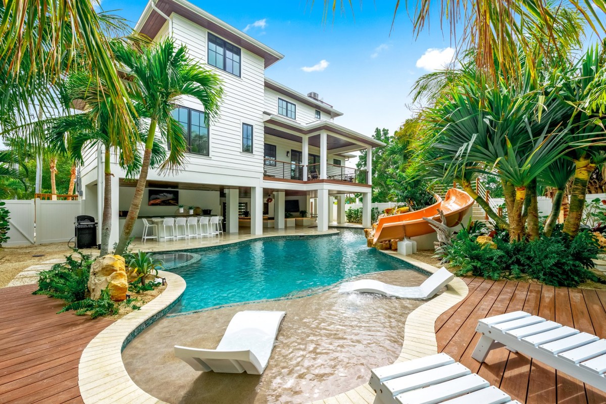 Siesta Key Beach Rentals with Pool: Your Ultimate Guide