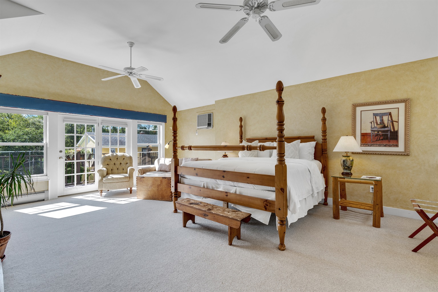 Red Clover Inn Romantic King Suite near Killington
