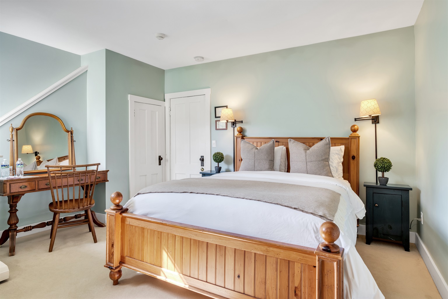 Red Clover Inn: Queen Suite near Killington