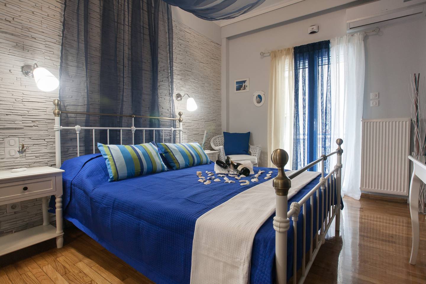 Lovely BLUE private double room in Athens tourist in ΚΟΥΚΑΚΙ-ΜΑΚΡΥΓΙΑΝΝΗ, Athens