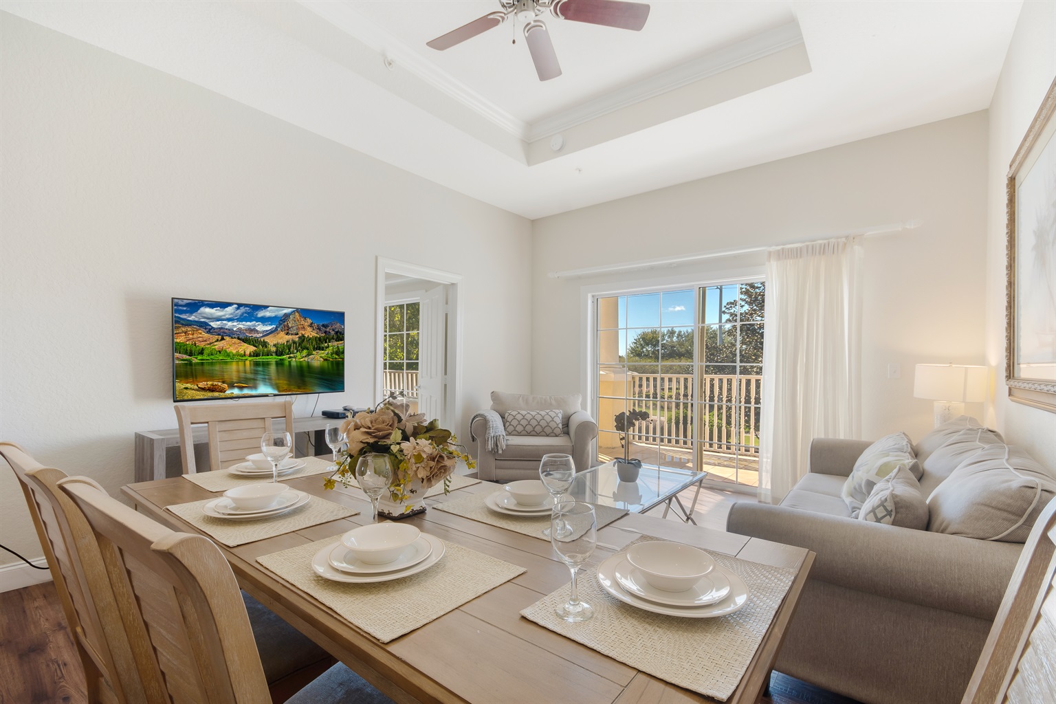 Luxury 3-King Bed Villa Near Disney – Elegant