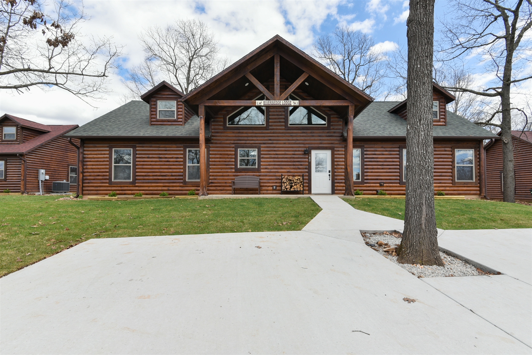 Riversedge Lodge