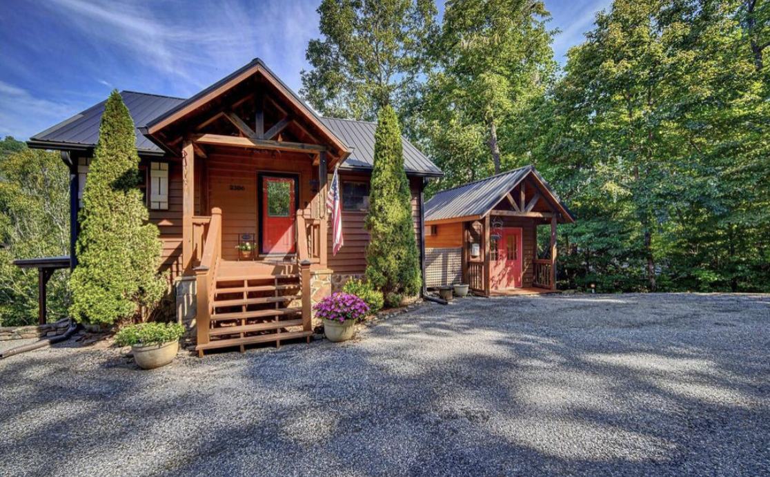 The Overlook Nook/ Hiawassee GA, 2 KING Beds/close