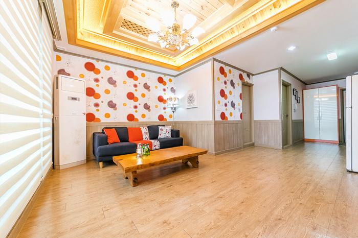 Comfortable bed room, a2