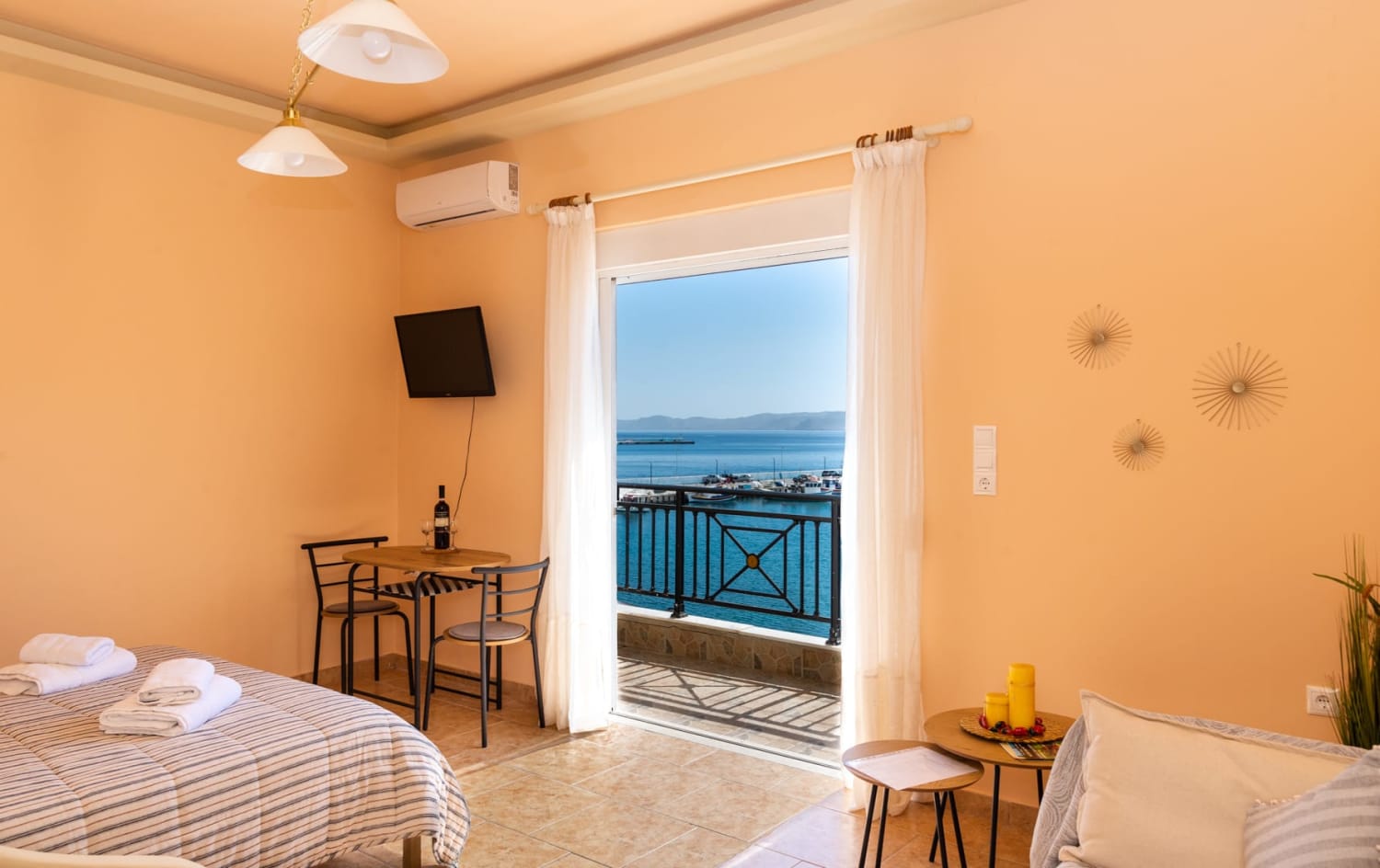 Sitia Old Port studio - 3min walk to beach - AC -