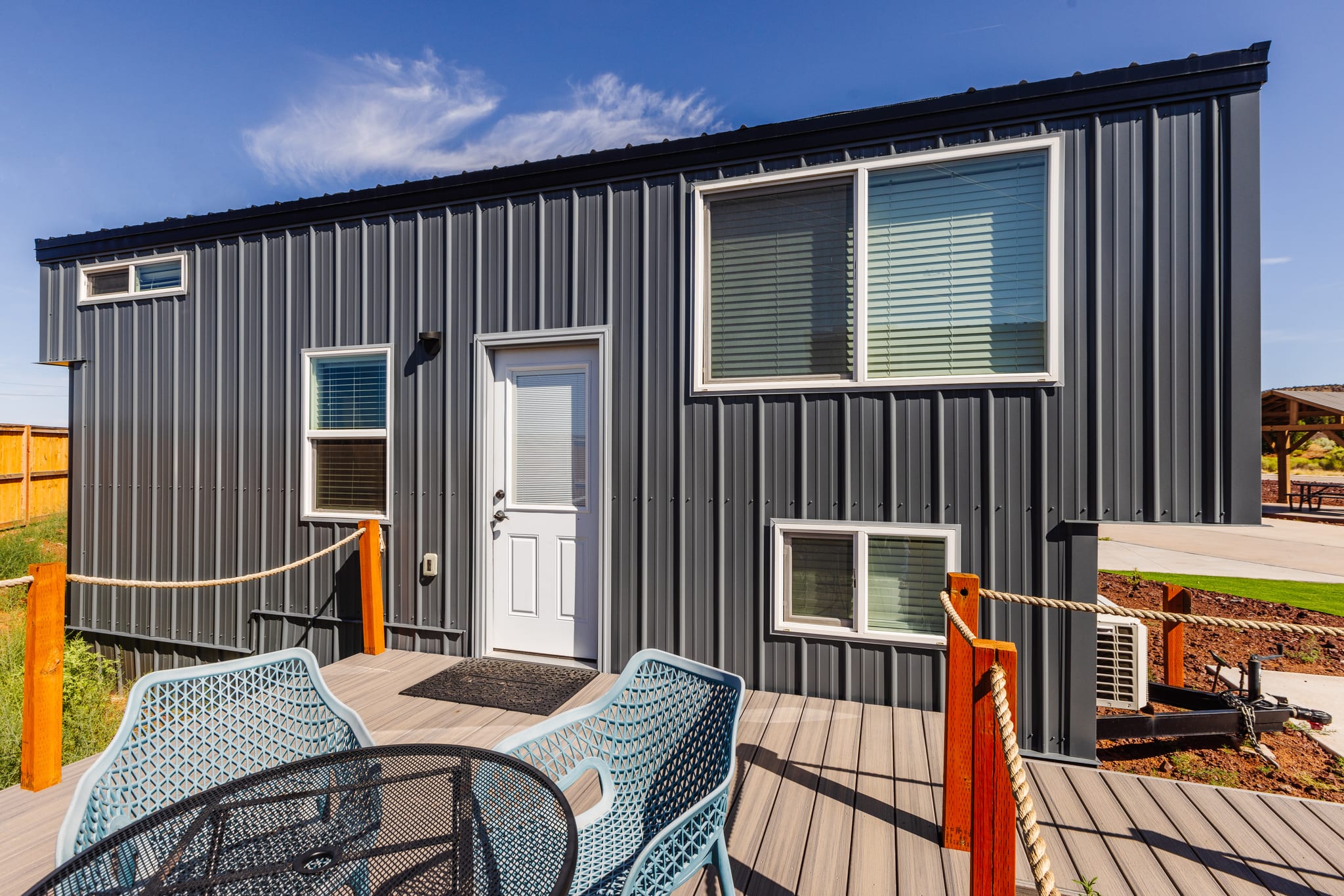 New calm & relaxing Tiny House w/deck near ZION