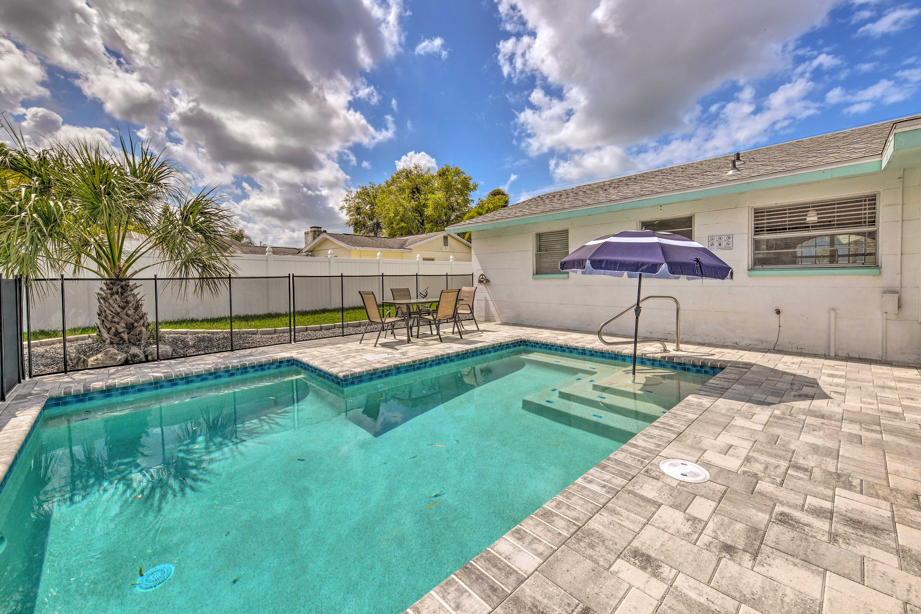 'The Flamingo House' Apollo Beach Gem w/ Pool