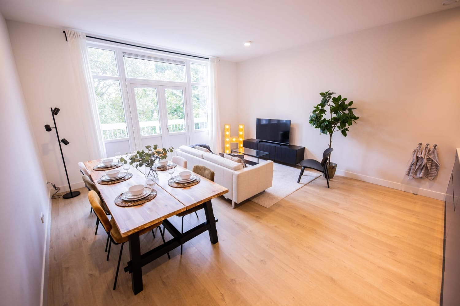 Happy 3 Bedroom Serviced Apartment 106m2 -MNLH- — Rotterdam stay