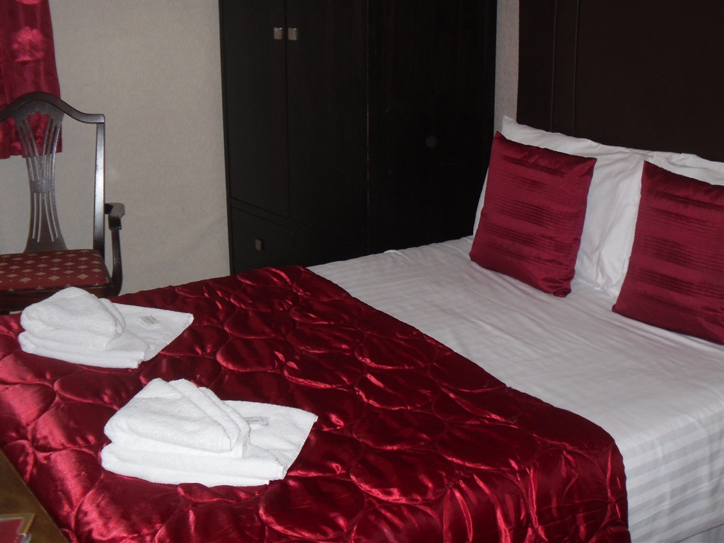 Standard Quad Ensuite at Richmond Hotel Bed and breakfasts for Rent