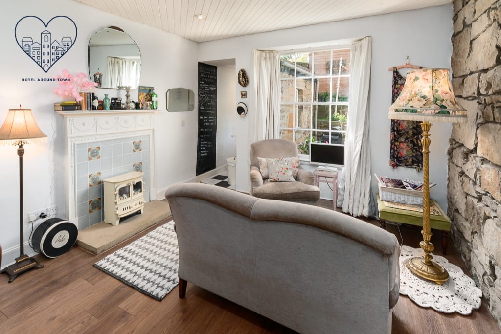 Vintage apt, pvt Garden, wifi New Town in Broughton South, Edinburgh
