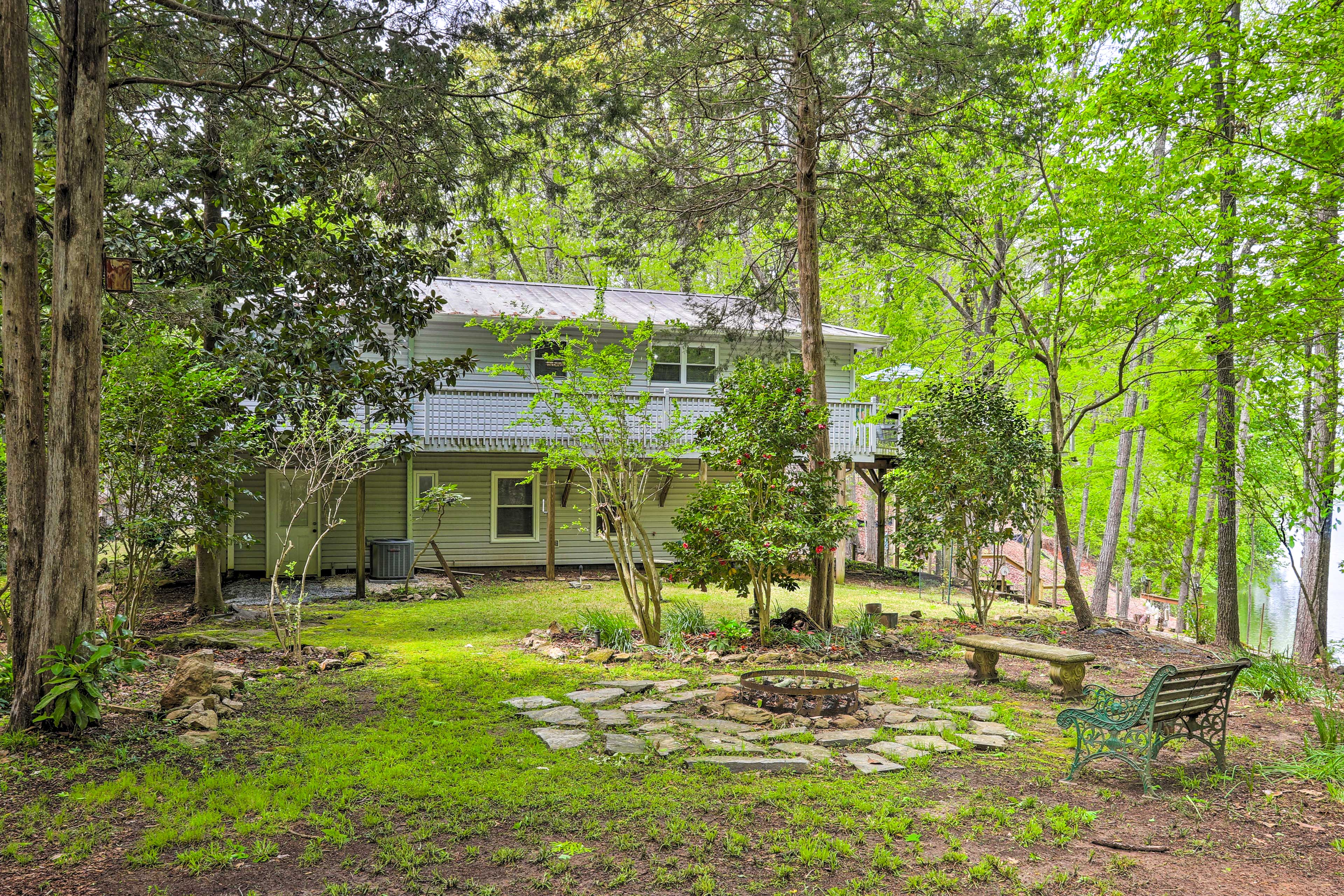 Lakeside Haven w/ Private Dock: Fish & Swim!