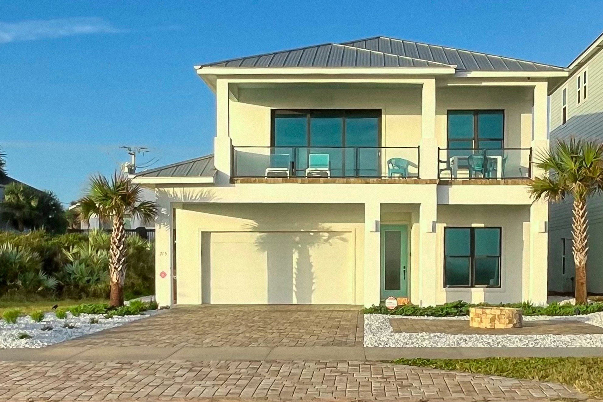 Sweeping 3BR Oceanview | Balcony | W/D