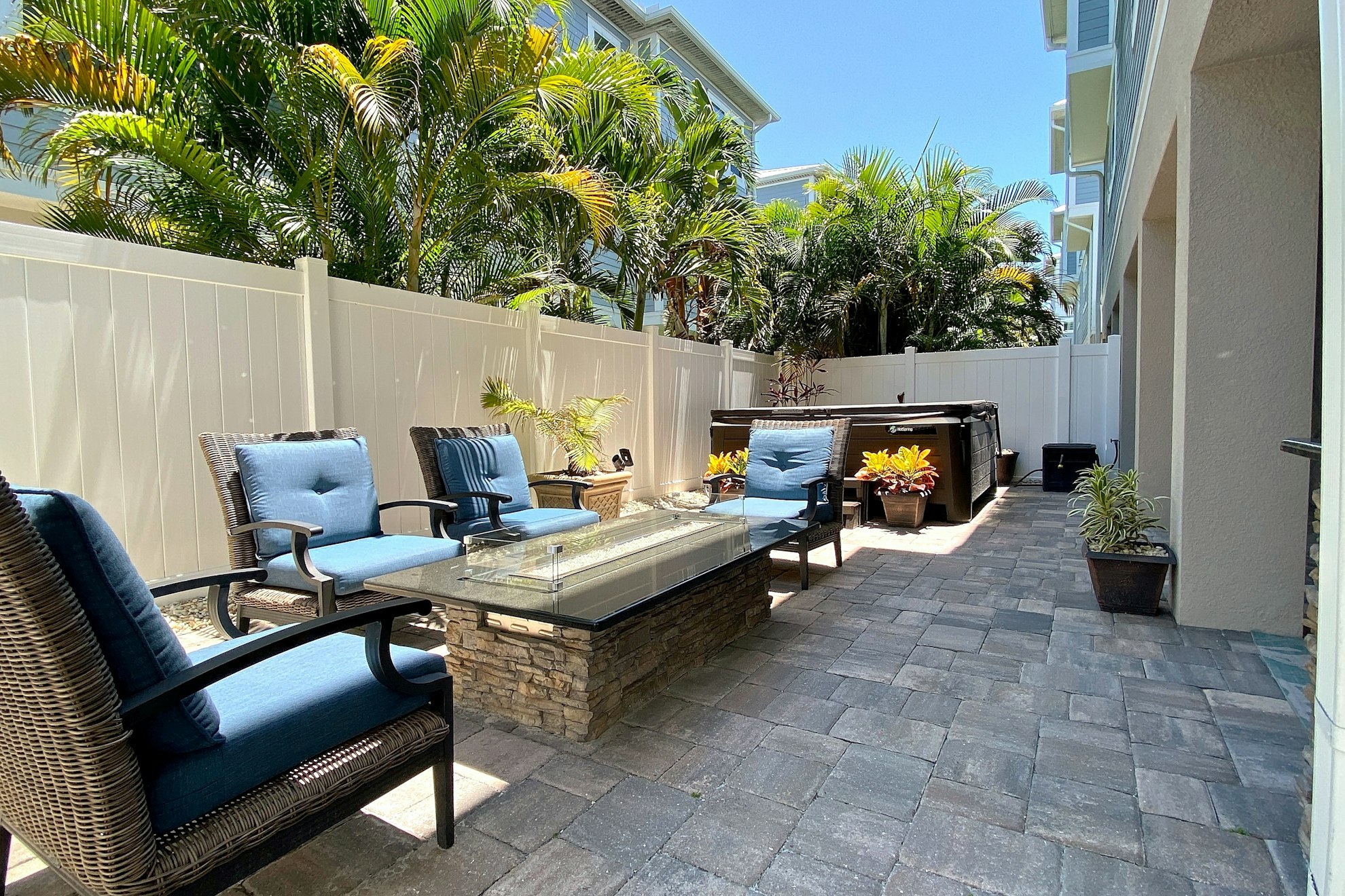 3BR Gulfview Near Beach | Hot Tub | Balcony | AC
