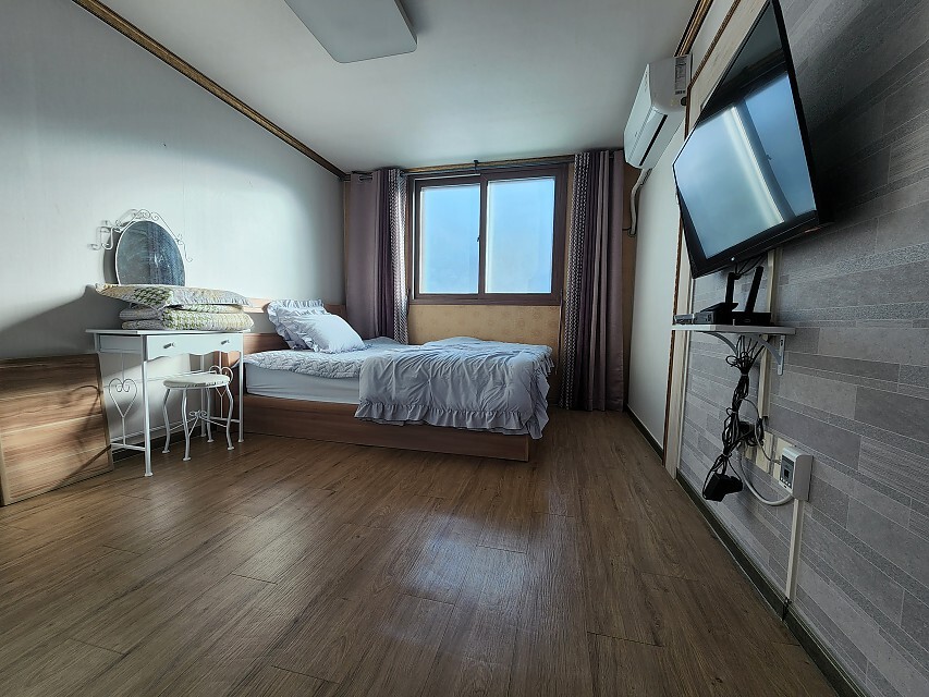 Cozy and Comfortable Room 101 (Bed Couple Room)