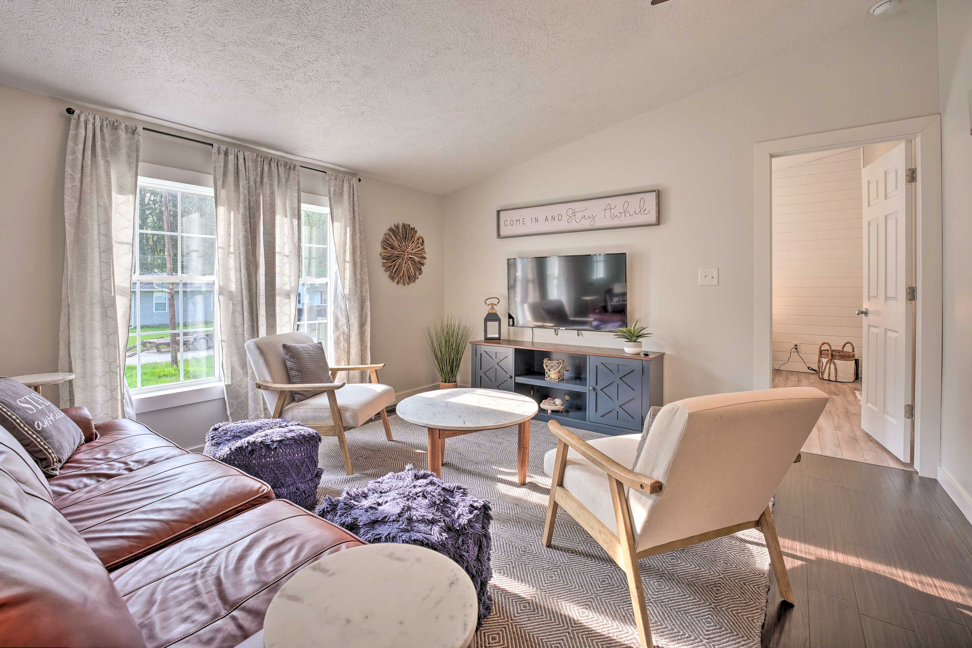 Breezy Coloma Getaway w/ Grill - 1 Mi to Beaches!