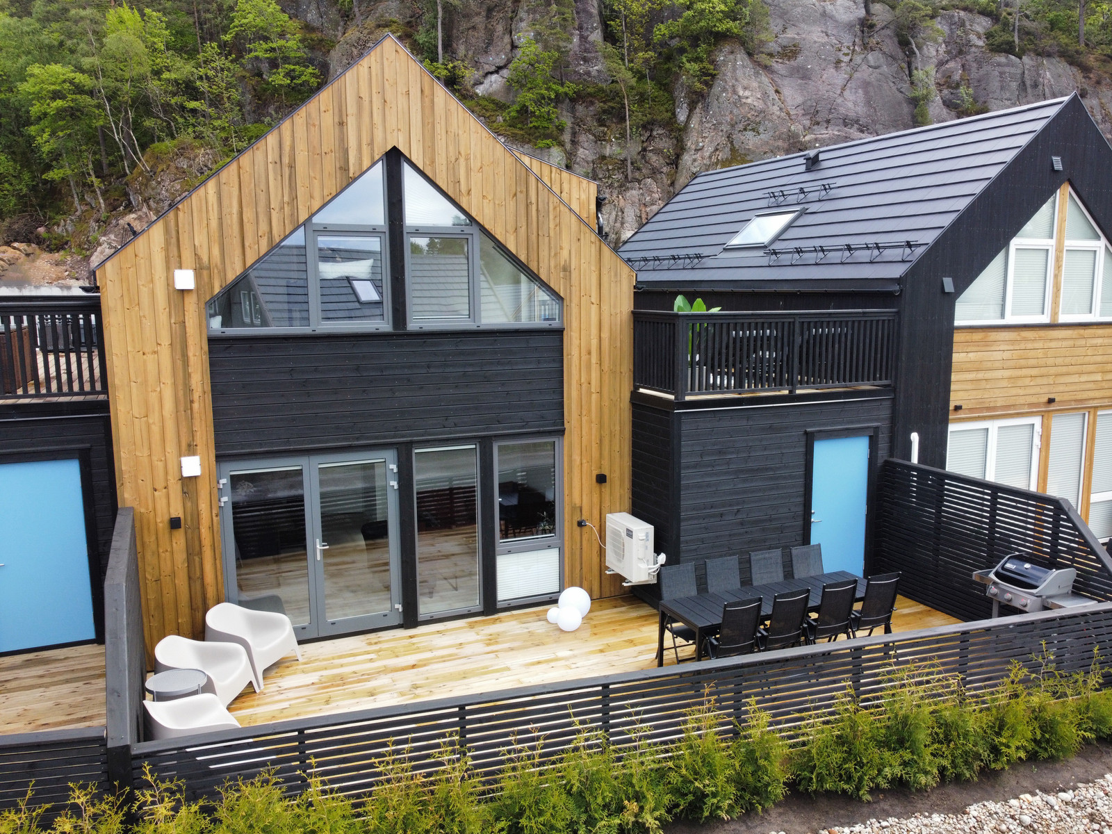 Modern family seaside cottage with spa and pool