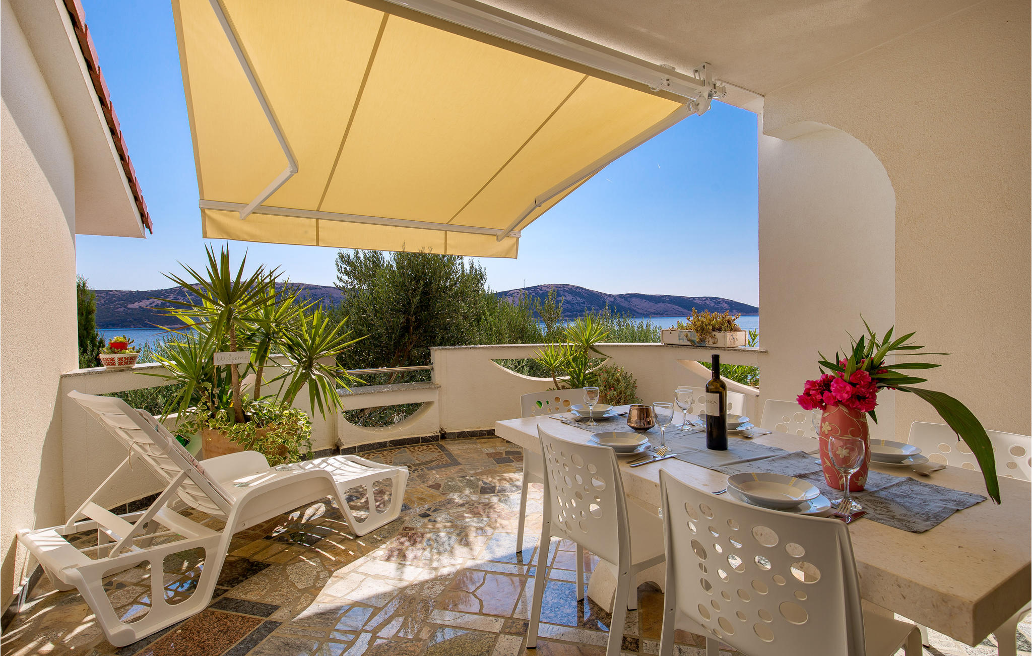 Lovely apartment in Stara Novalja with kitchen