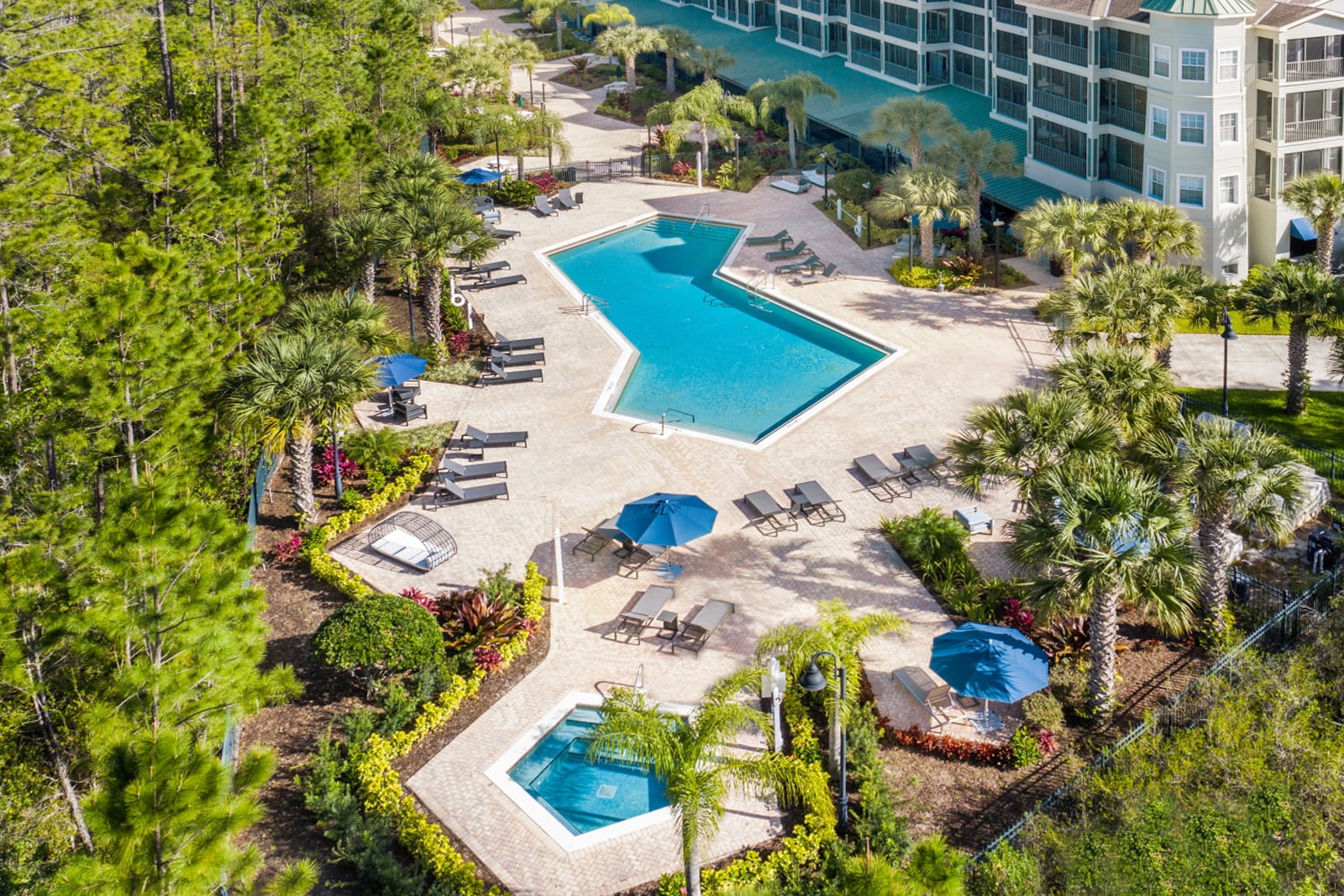 Upstay - Condo Near Disney - Pool, Sauna, Games!