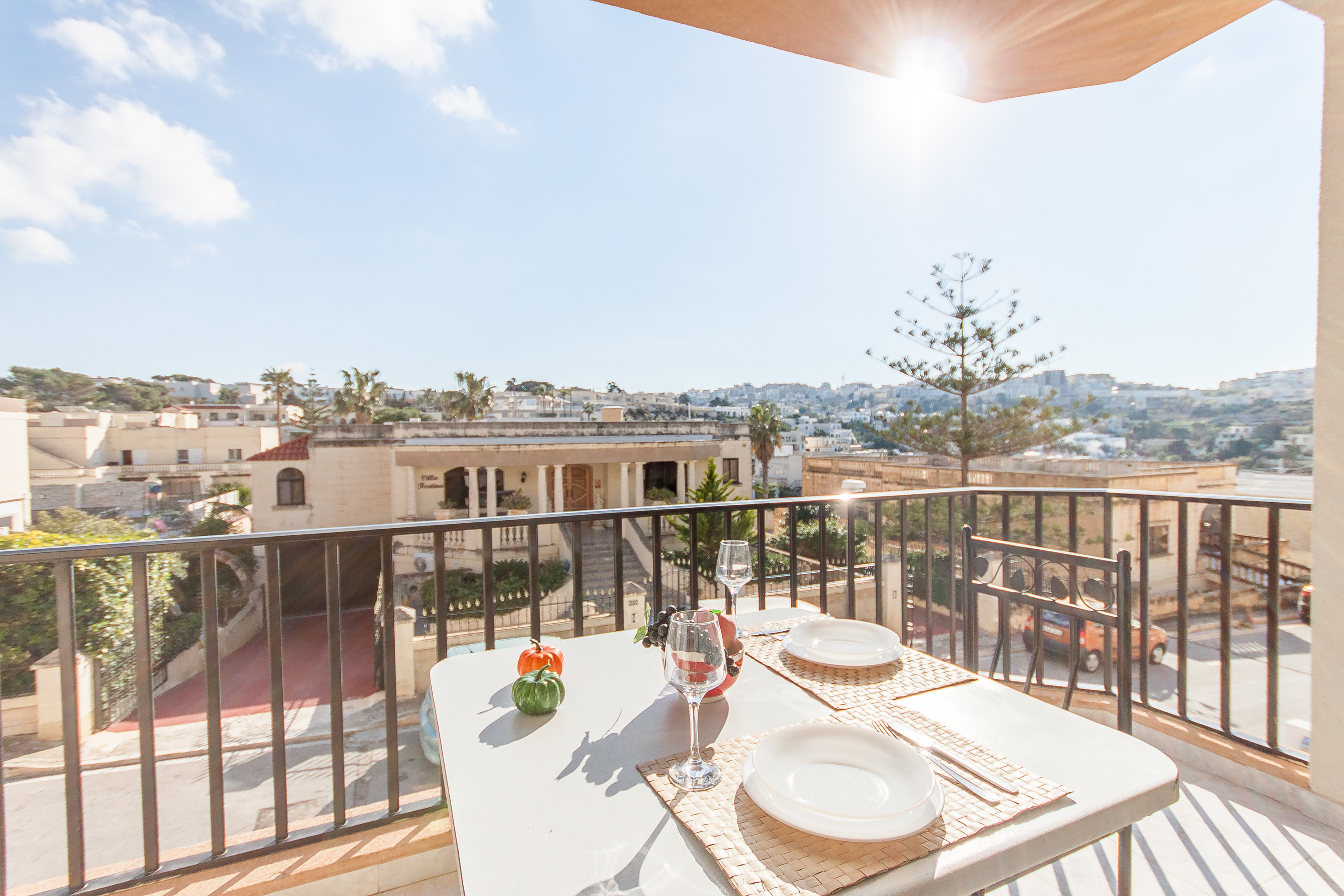 Pool and Sea, charming Merill Apart 2