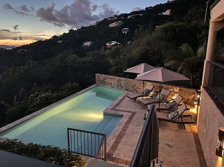 Beneath the Mango Tree: Private Pool, Ocean Views,