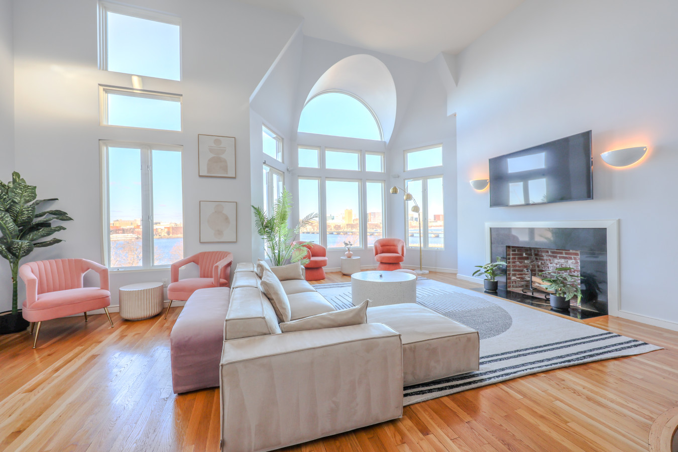 Luxurious Fenway 2BR Penthouse w/ Roof Deck