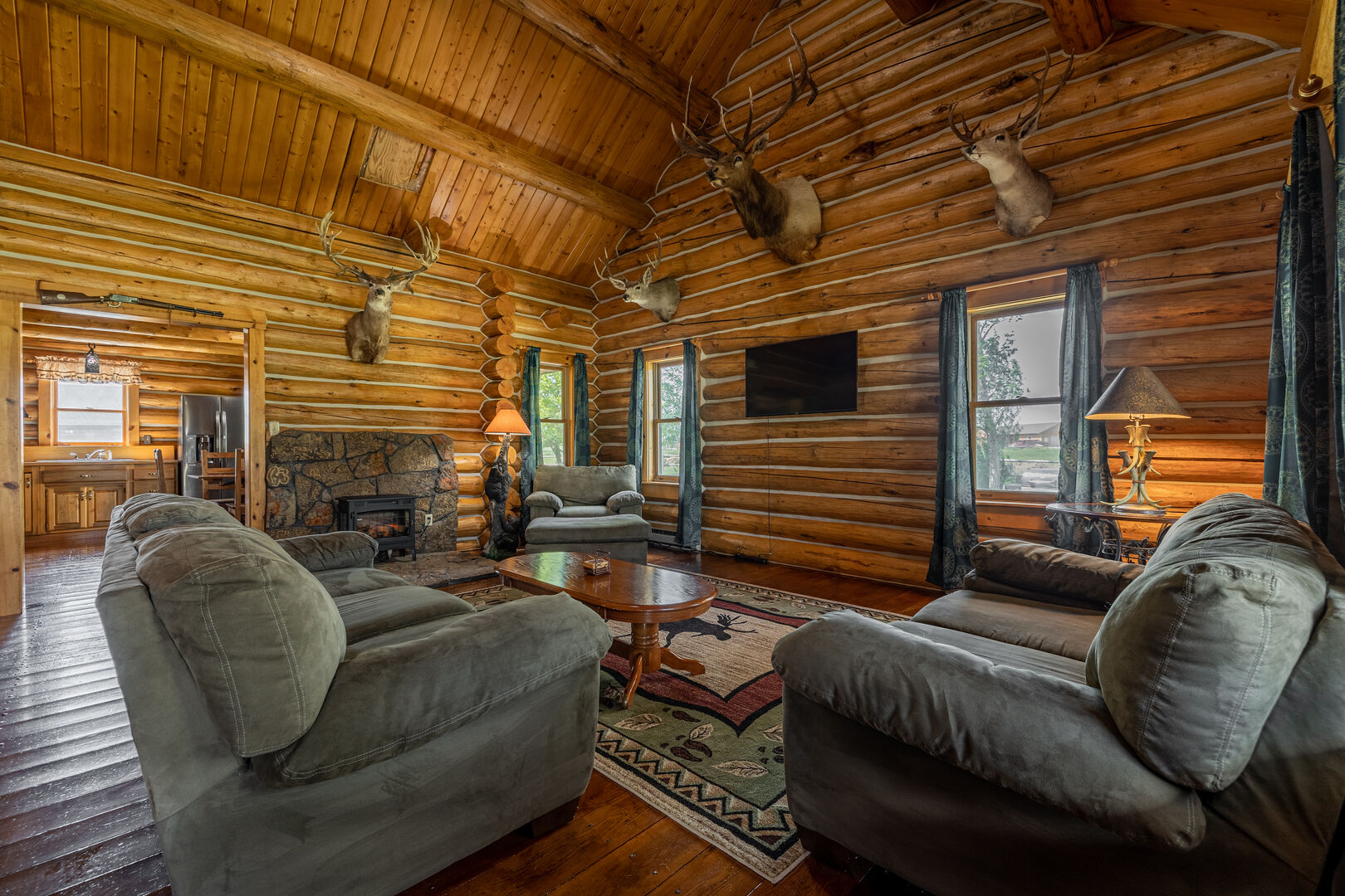 New Rental! Cozy Cabin Located on the Southfork Houses for Rent in