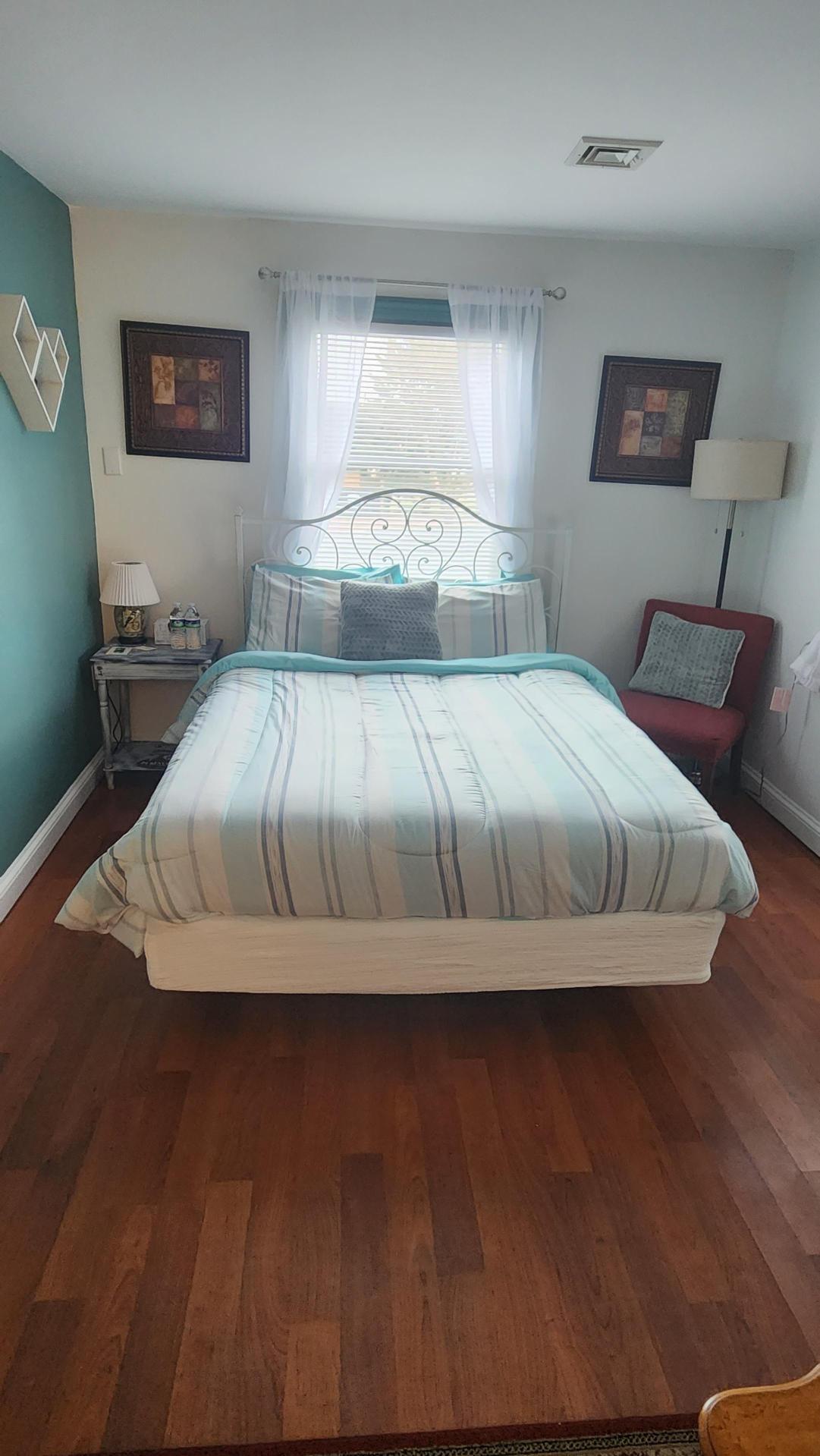 Pet-Friendly B&B w/Free Parking Near Sight & Sound