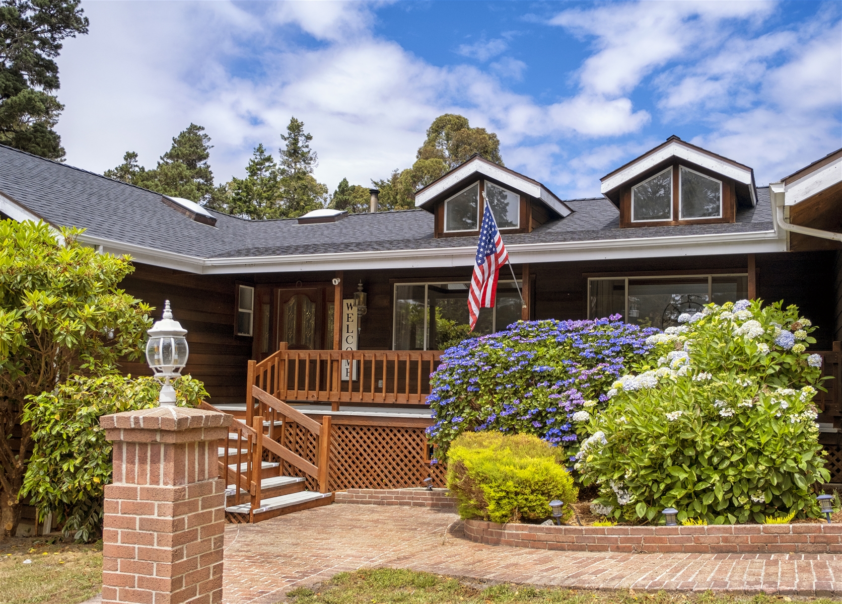 Coastal Hideaway - A luxurious vacation rental jus