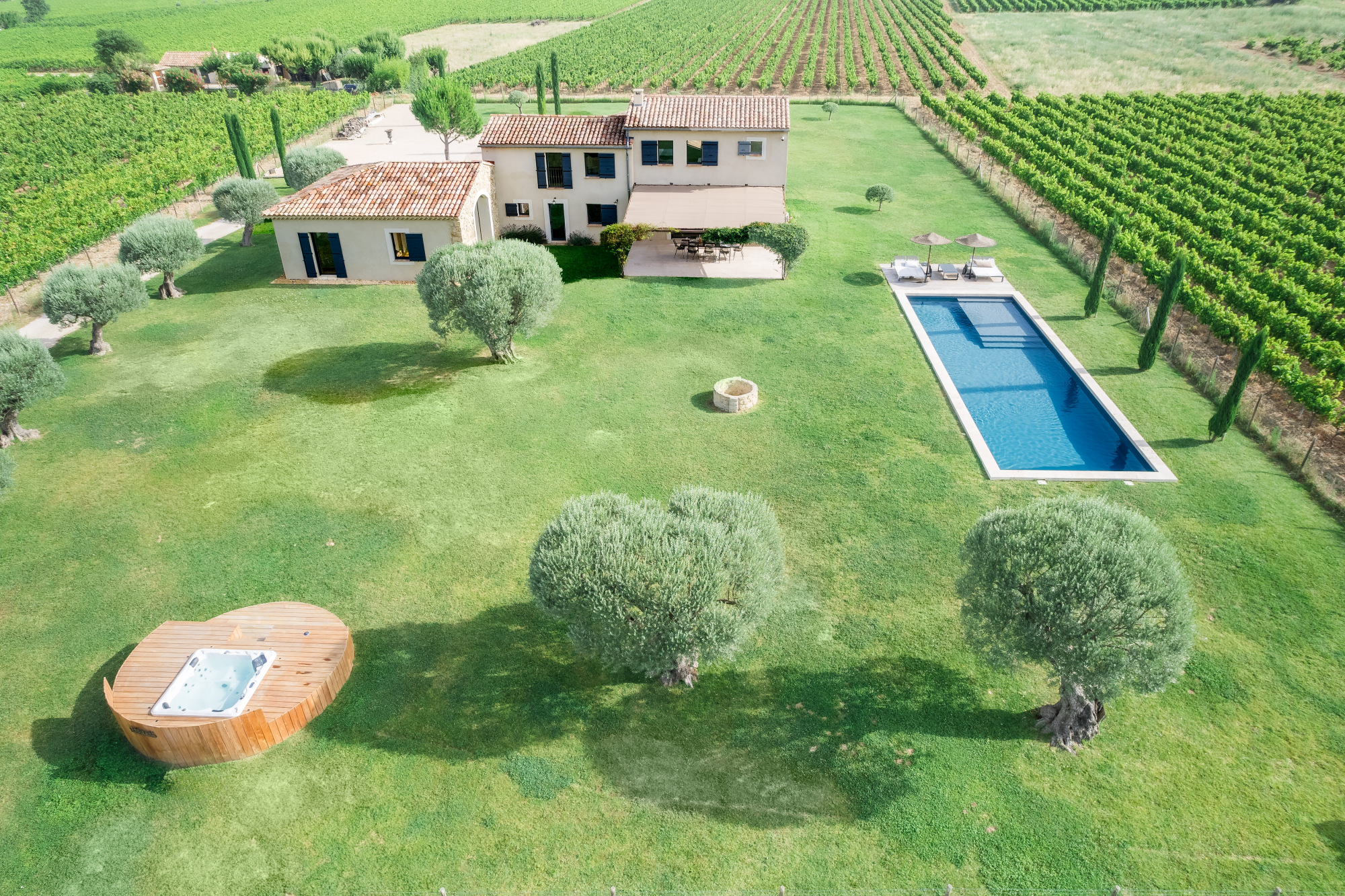 BERSY Luxury Properties® LUXURY 360° View Pool&SPA