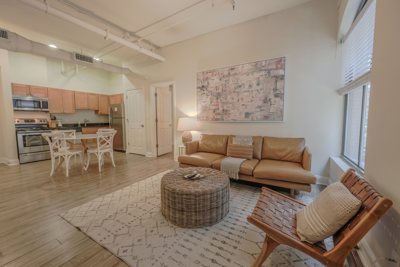 Lavish FIDI 2br/2ba | Close to everything!