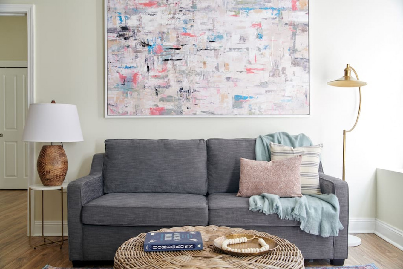 FIDI Boston Lovely 2BR | Close to the T!