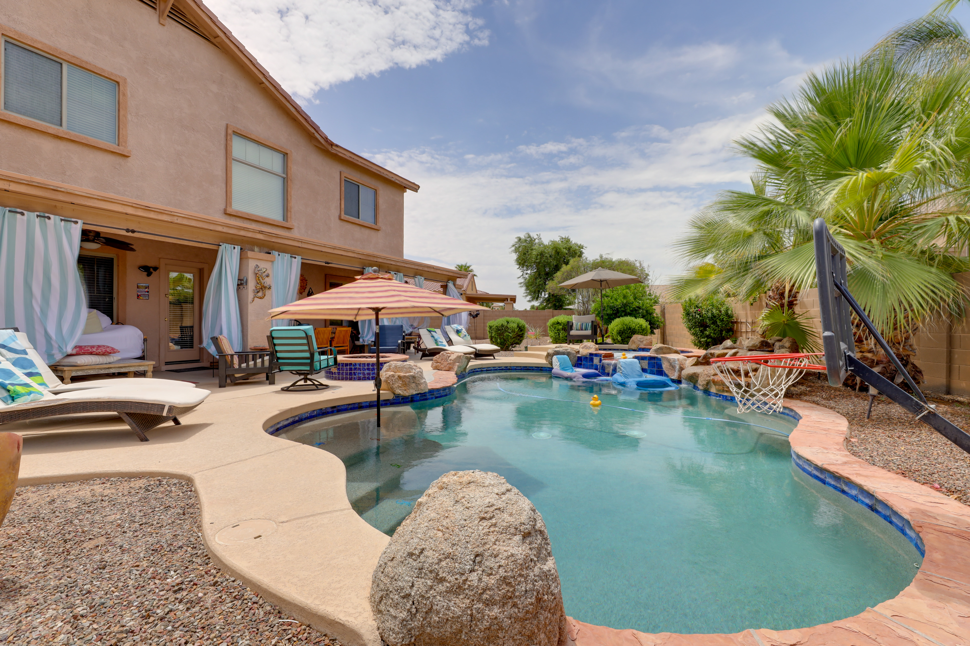Maricopa Desert Oasis: Fenced Yard w/ Hot Tub