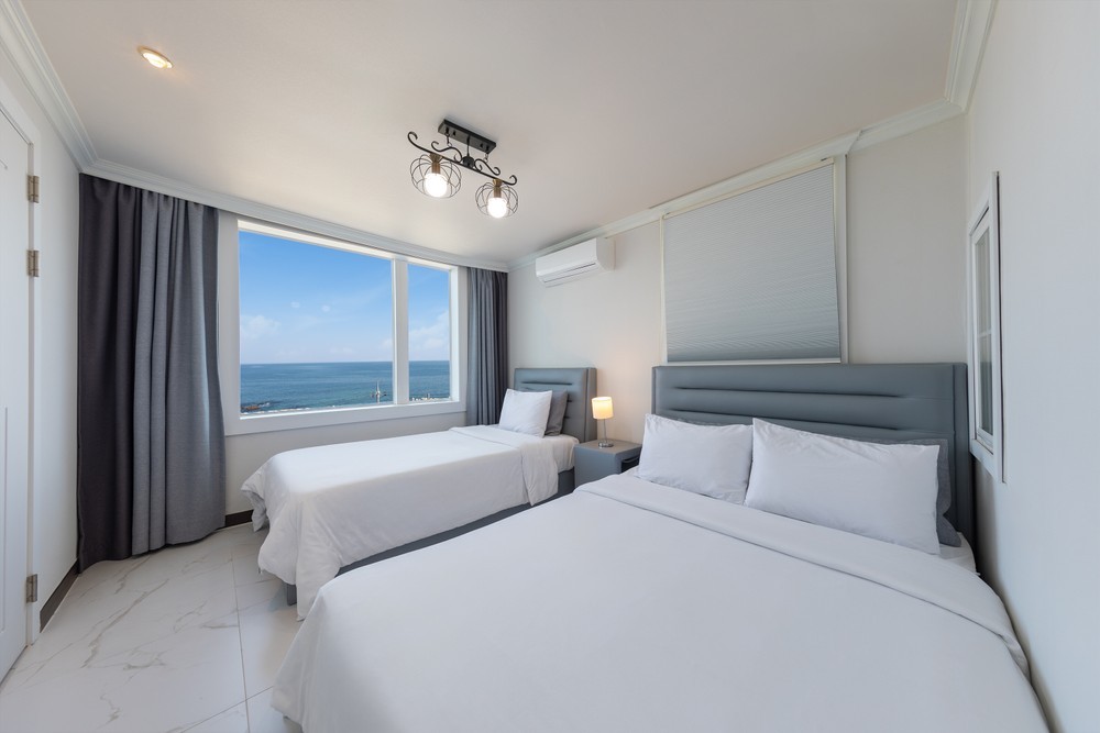 Platinum 2 (Ocean View/Spa/Twin) where you can spend a special day in Jumunjin