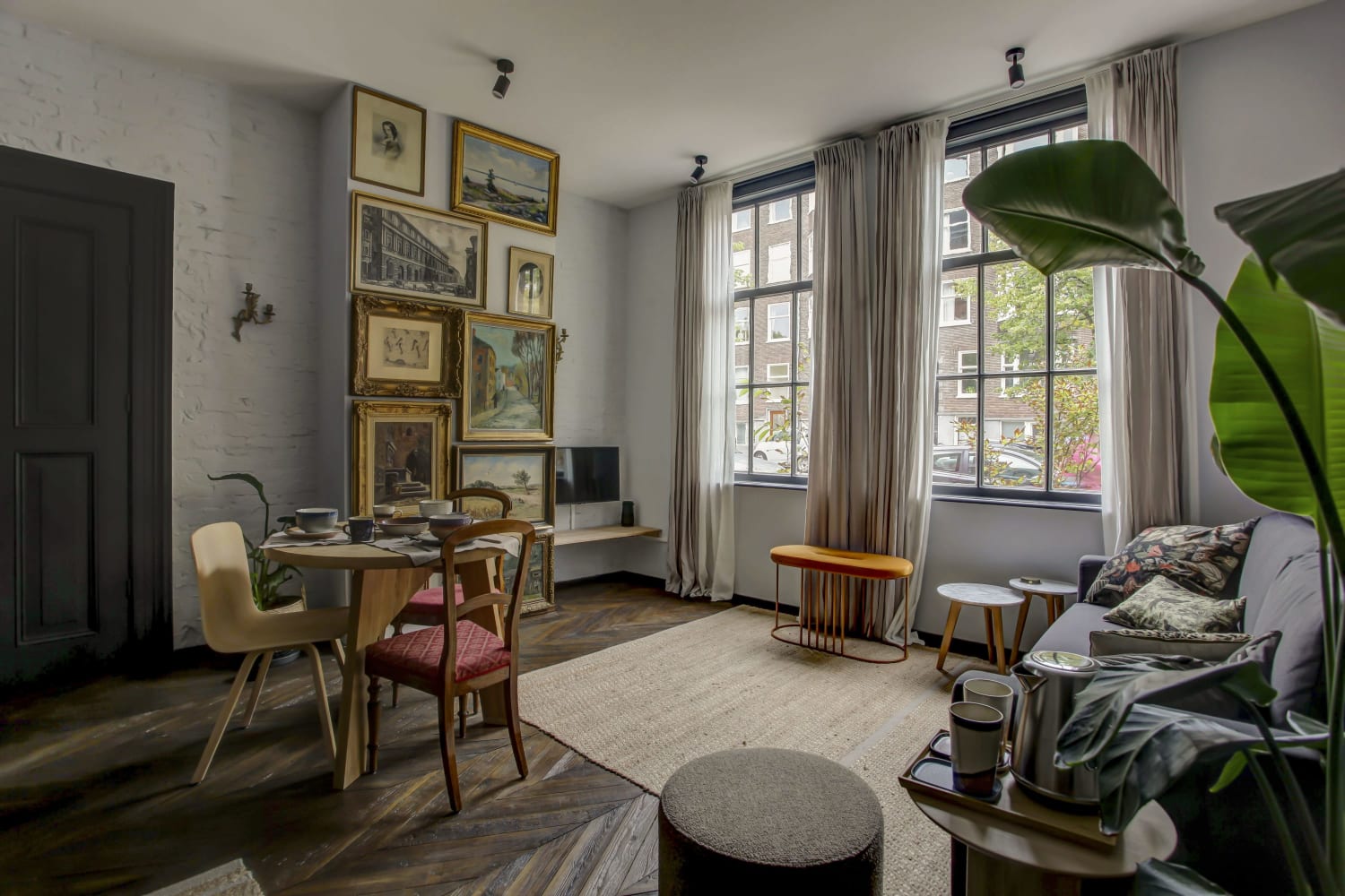 The Canal Room โ Amsterdam stay