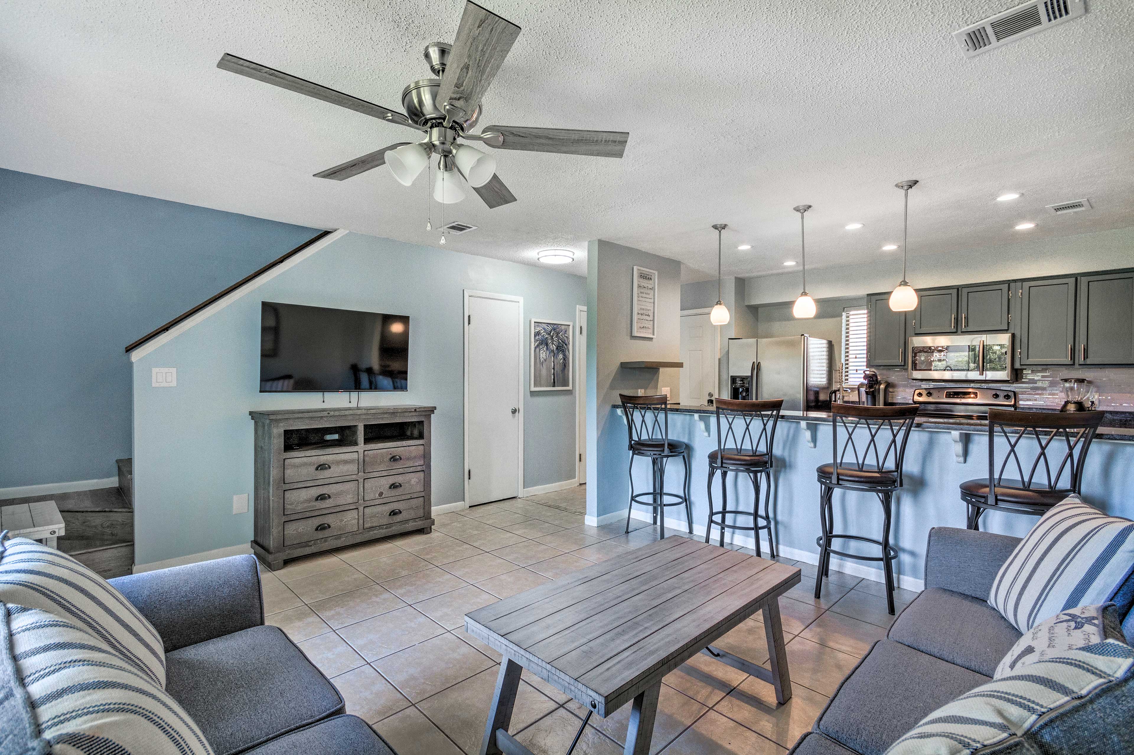 Stylish Bayfront Townhome < 10 Mi to Beach!