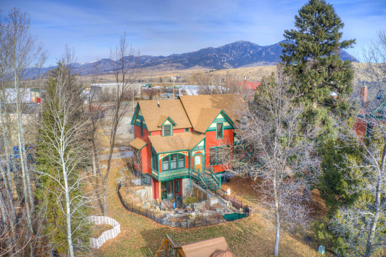 Peaceful garden setting with 3 bedrooms in Bozeman, Bozeman