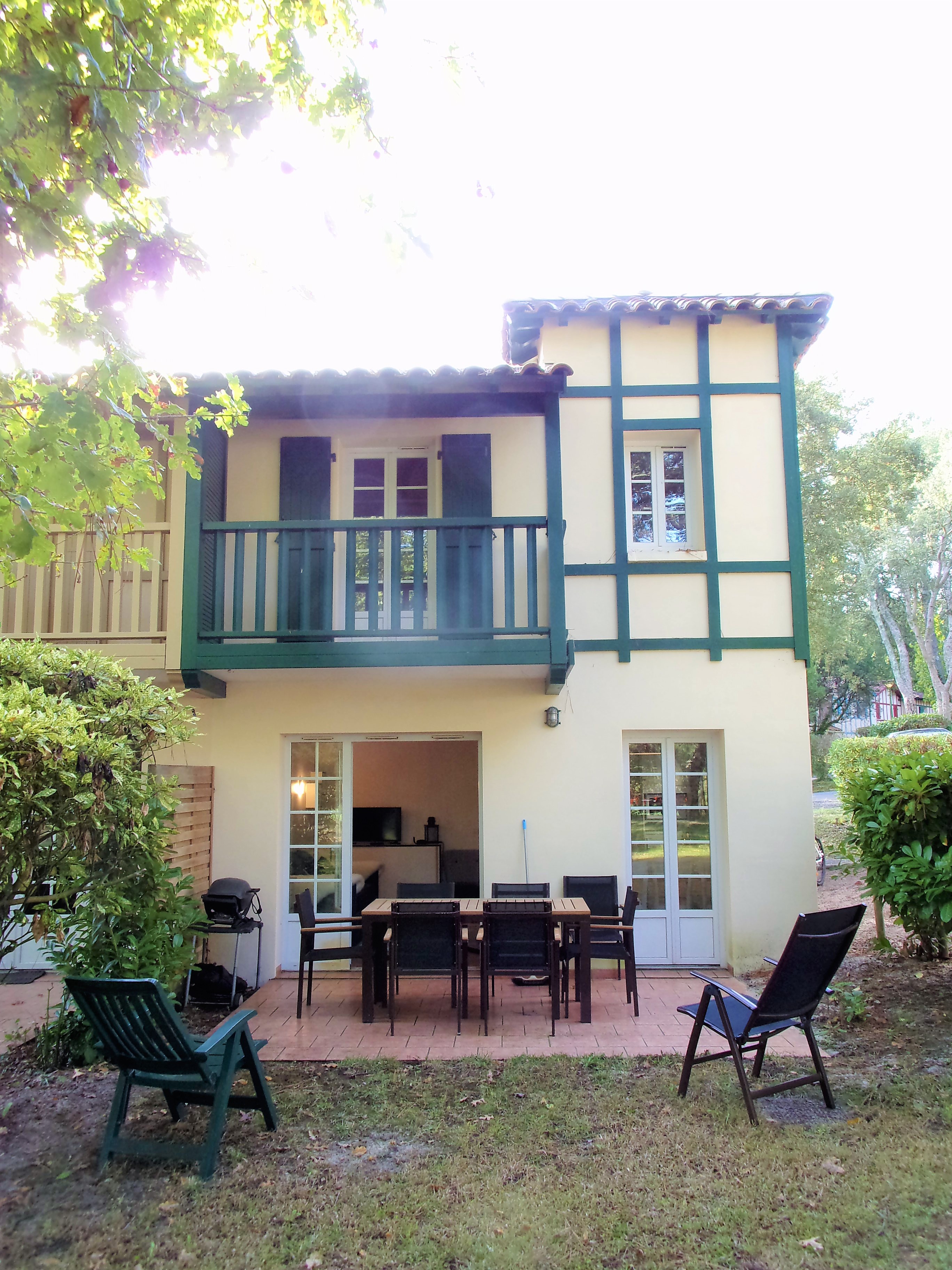 House 55 m² in domain with swimming pool and garden!