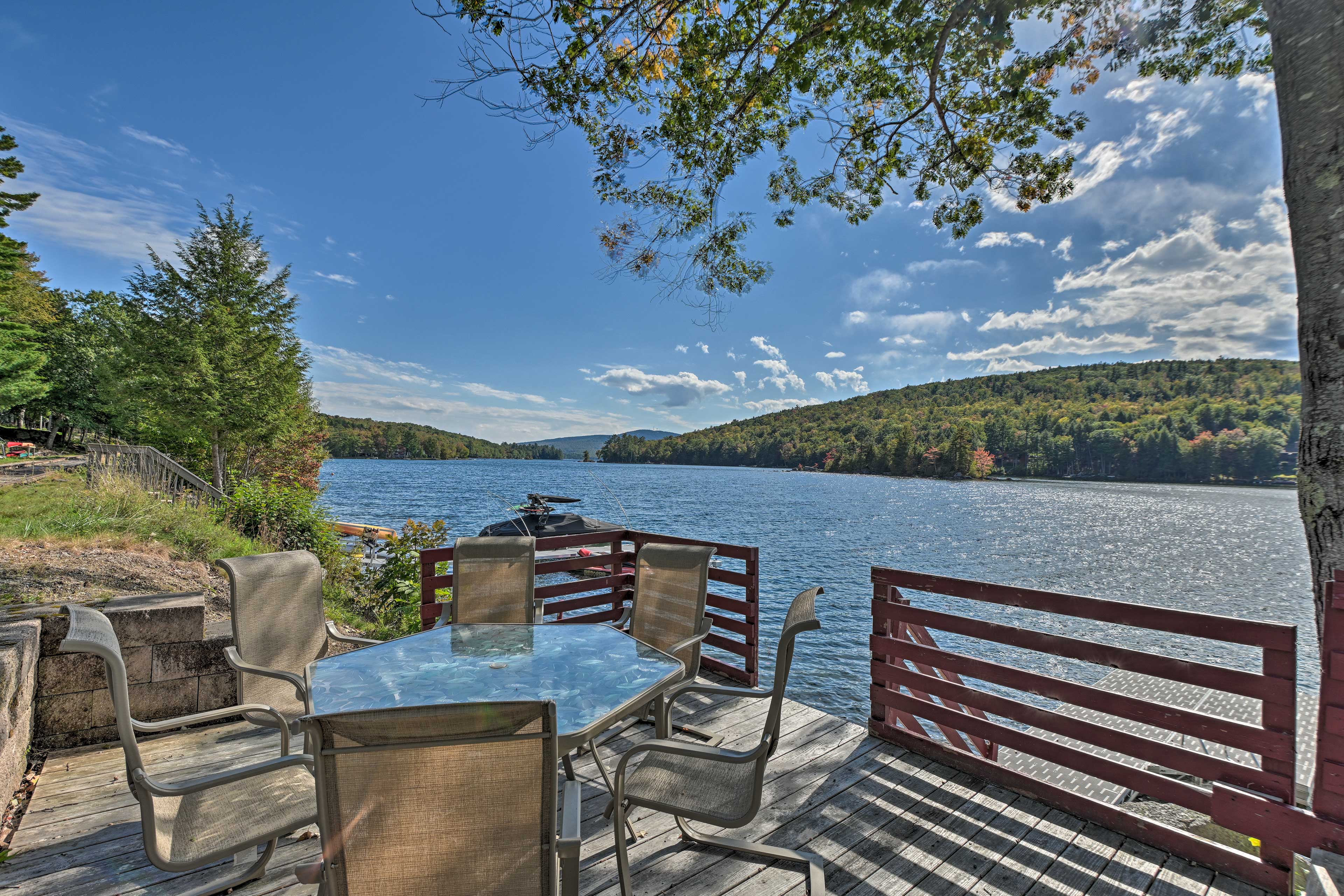 Inviting Lakefront Home: Seasonal Boat Dock!