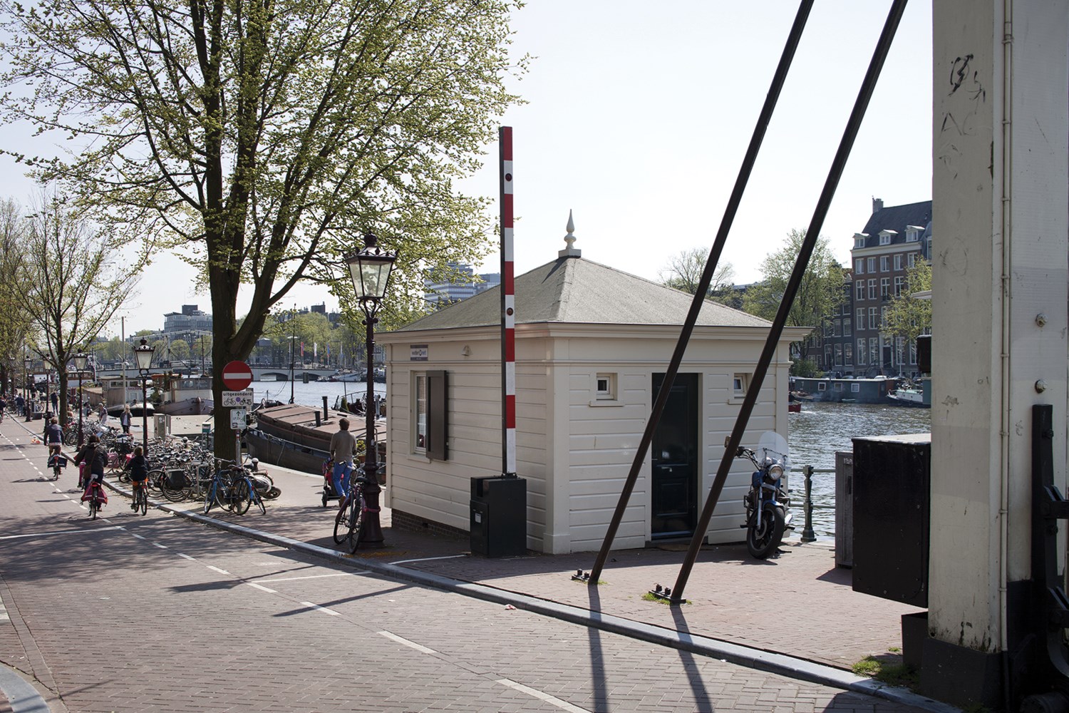 Bridge house 205 – Walter Süskindbrug    — Amsterdam stay