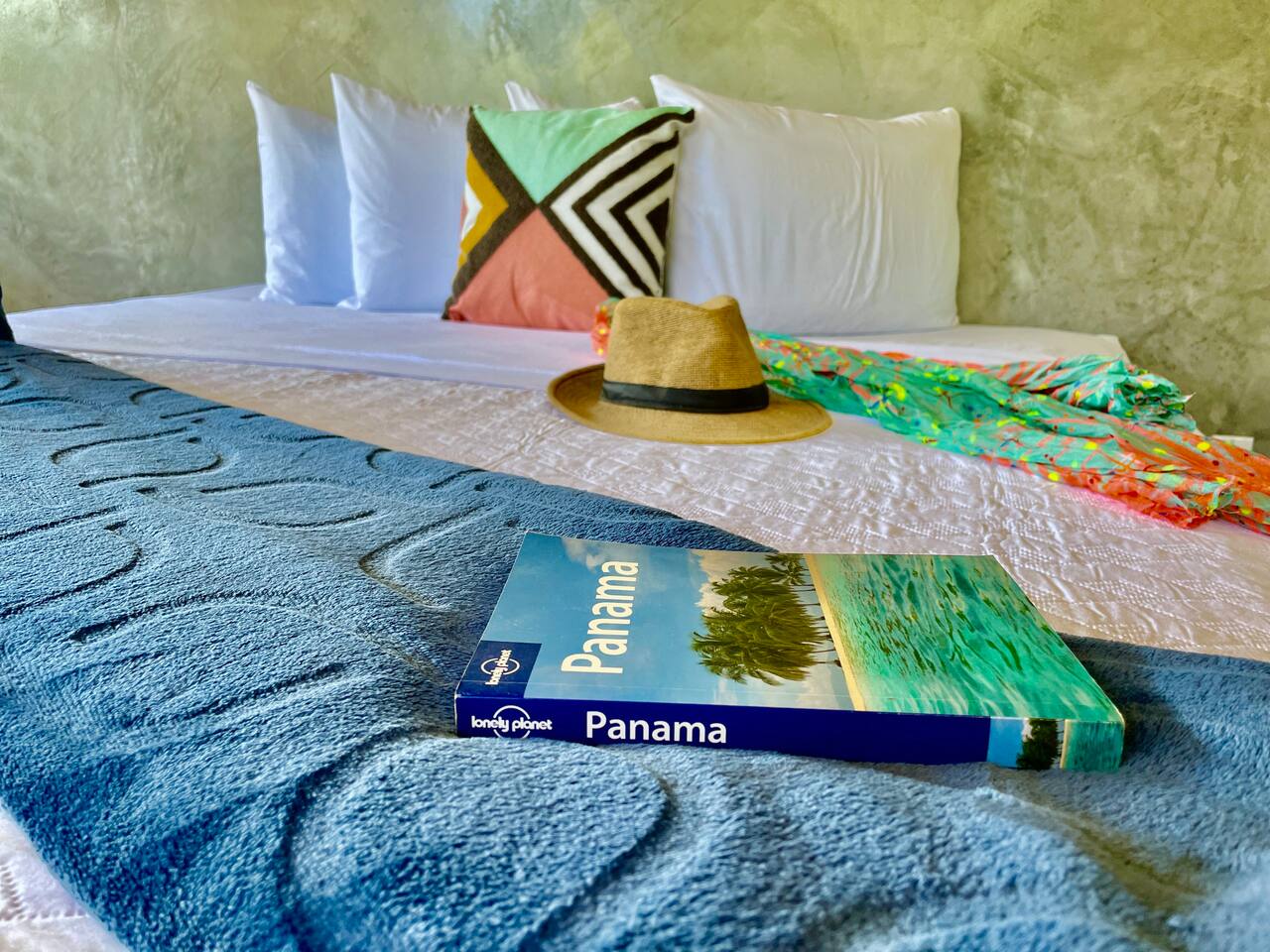 #19 LaVista King Suite Downtown Bajo Boquete