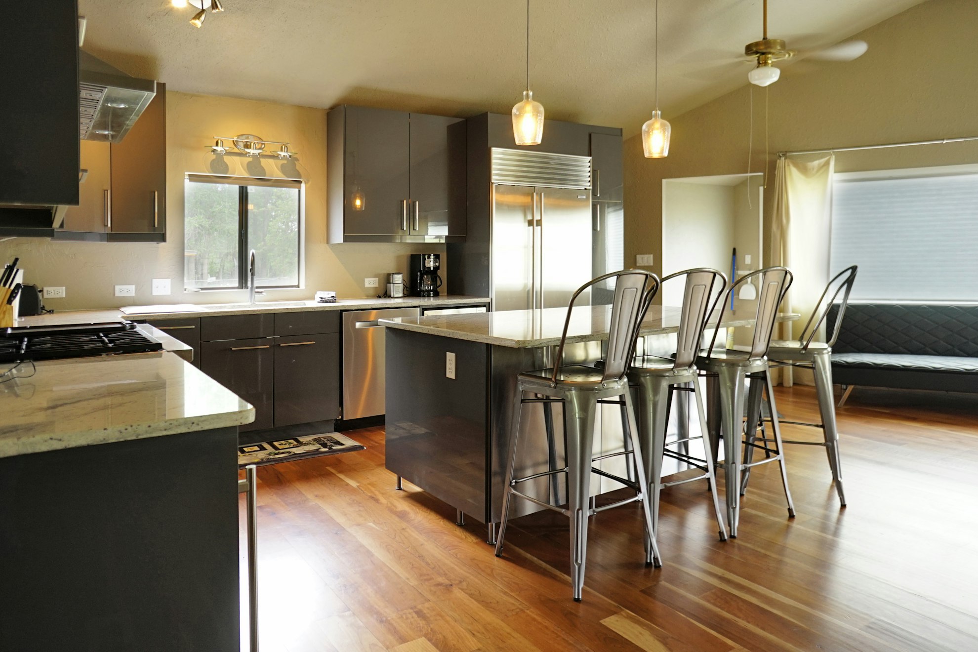 Riverfront 2BR on Rio Grande | Washer/Dryer
