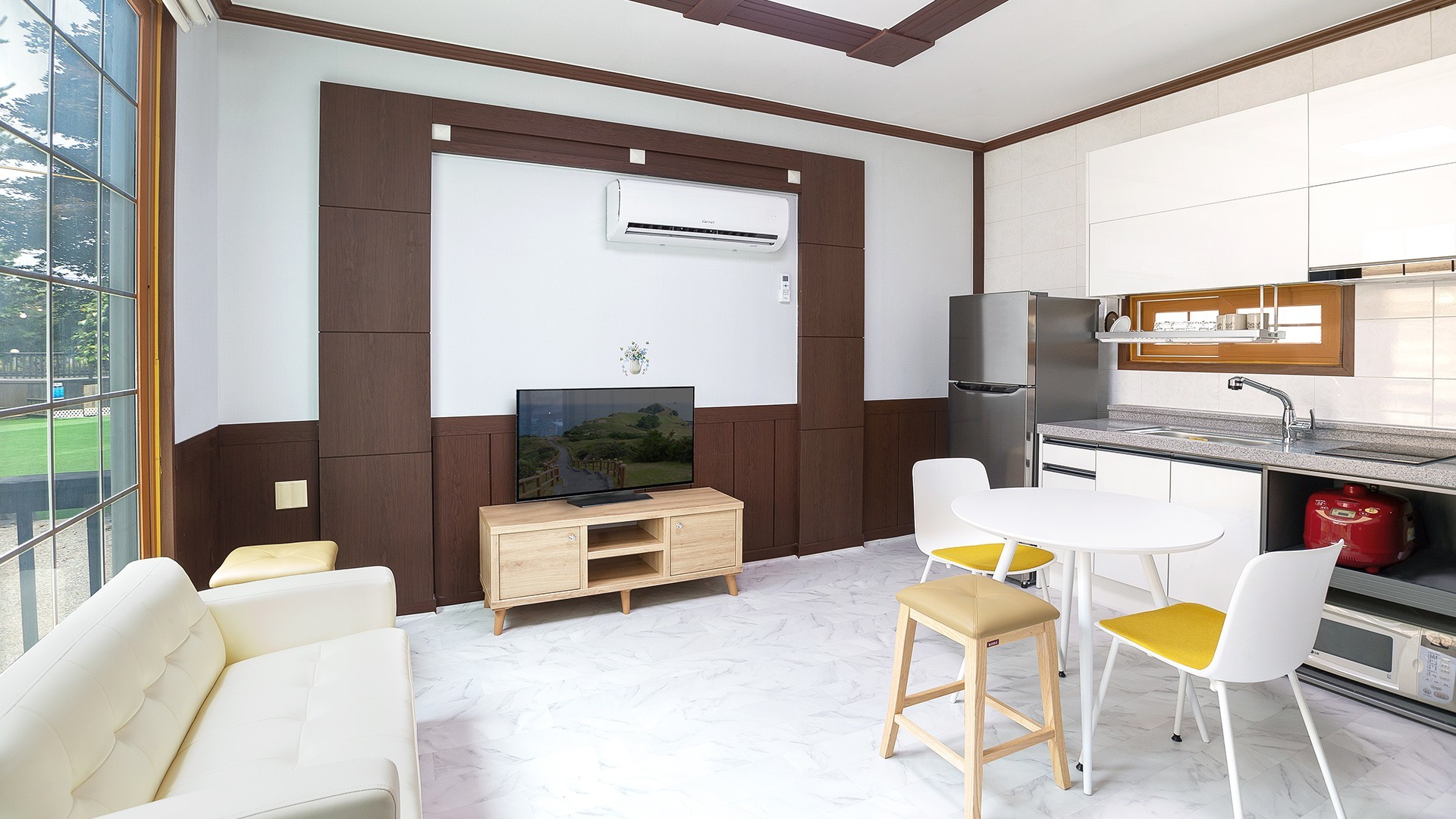 102-dong, a beachfront home with cleanliness and value for money remodeled in June '22