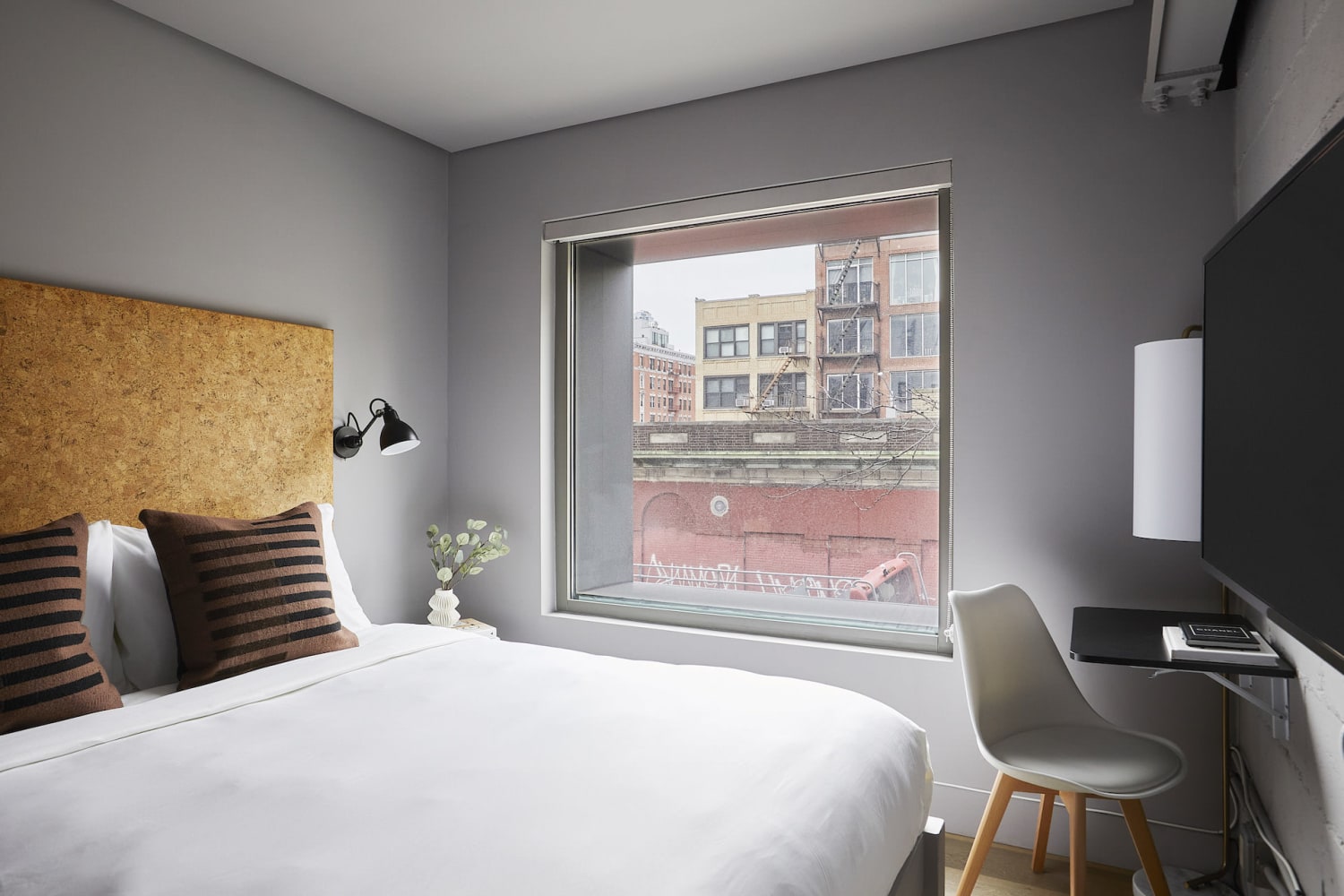 Kasa Lantern LES | Cozy Queen Room Lower East Side
