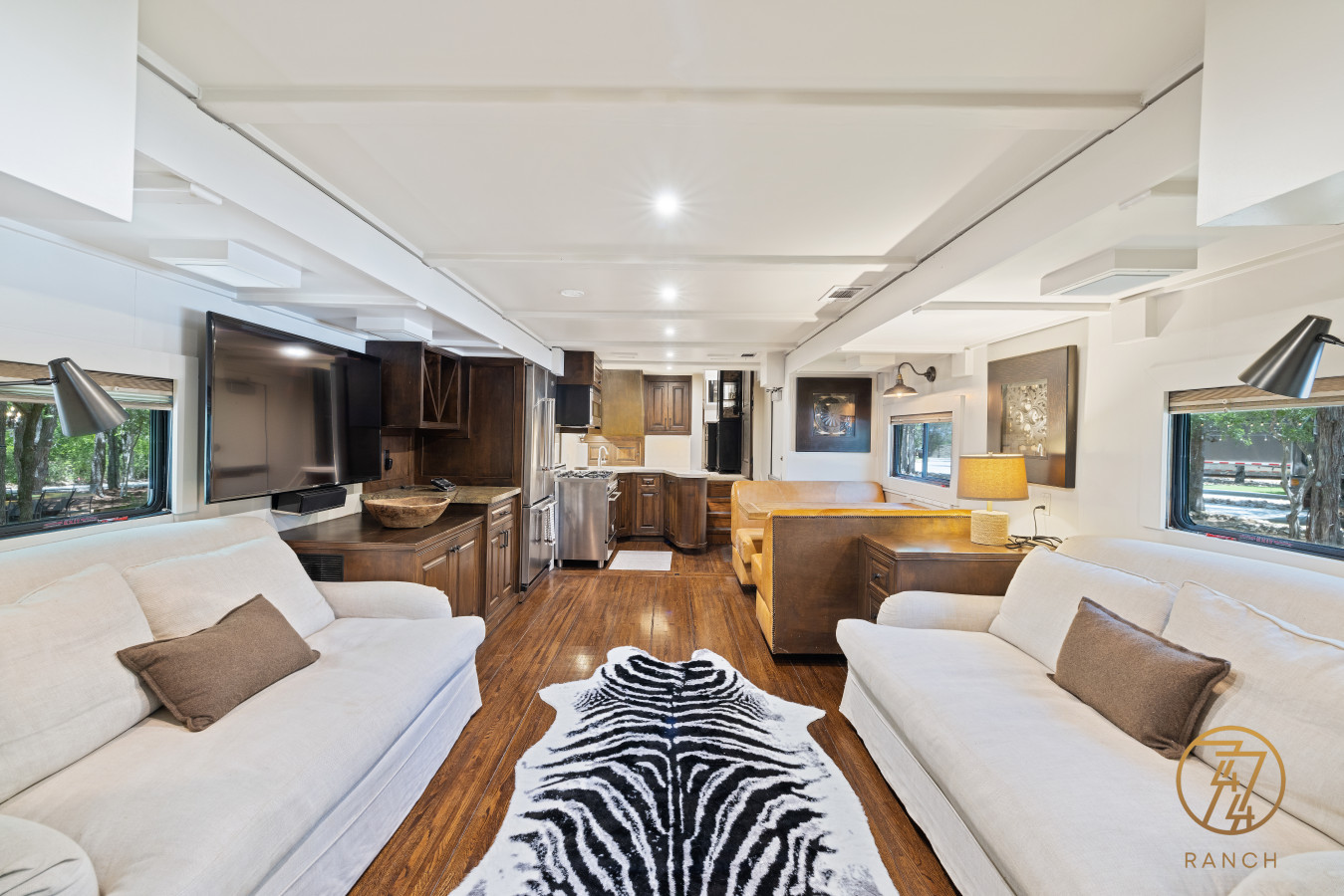 The Aspen Unit near COTA: Hot Tub, BBQ & Events! in 78724, Austin