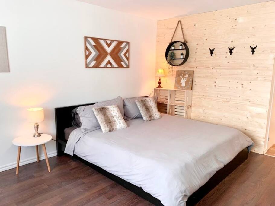 Loft LèSKImo, King bed, sauna/pool and mountain