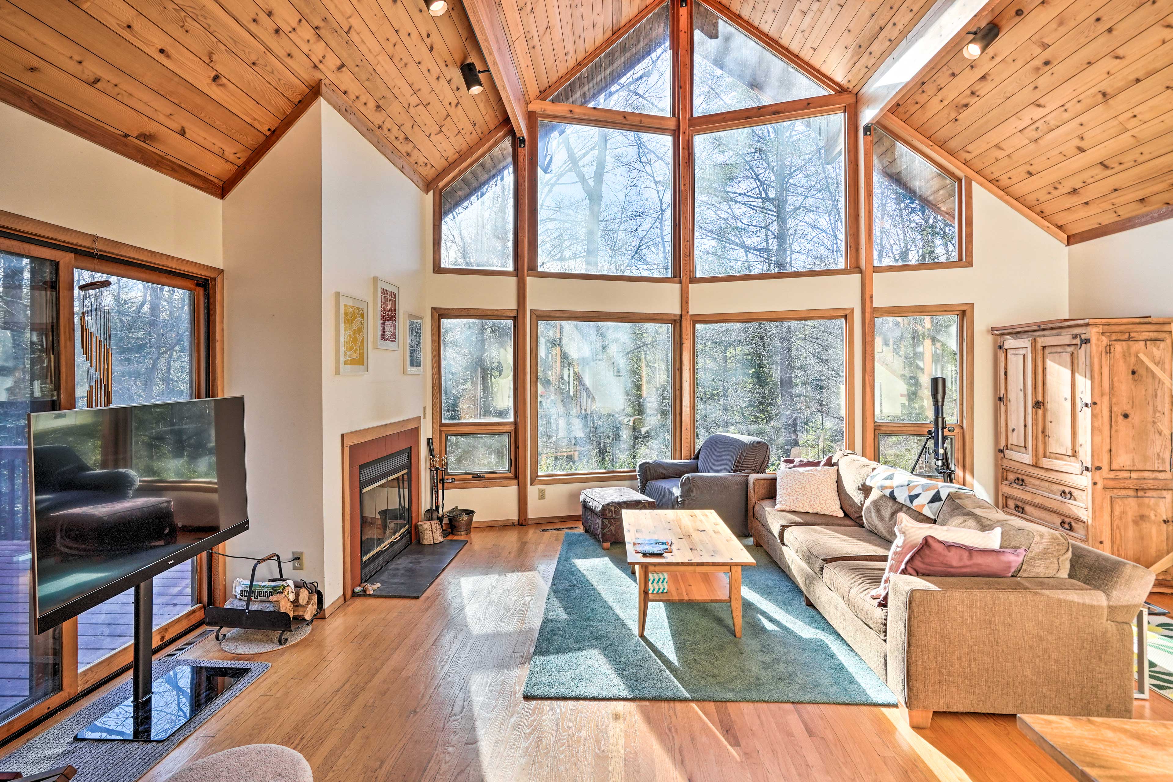 Berkshires Cabin 2 Mi to Appalachian Trail!