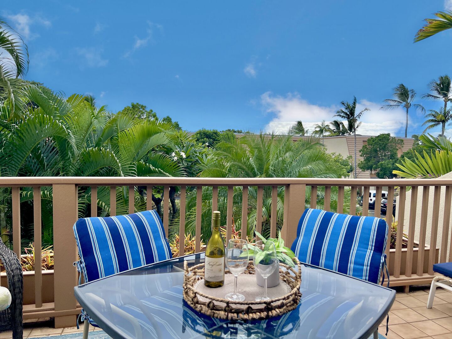 Island-Inspired 2bd with loft, lanais and serenity in Kihei-Makena, Hawaii